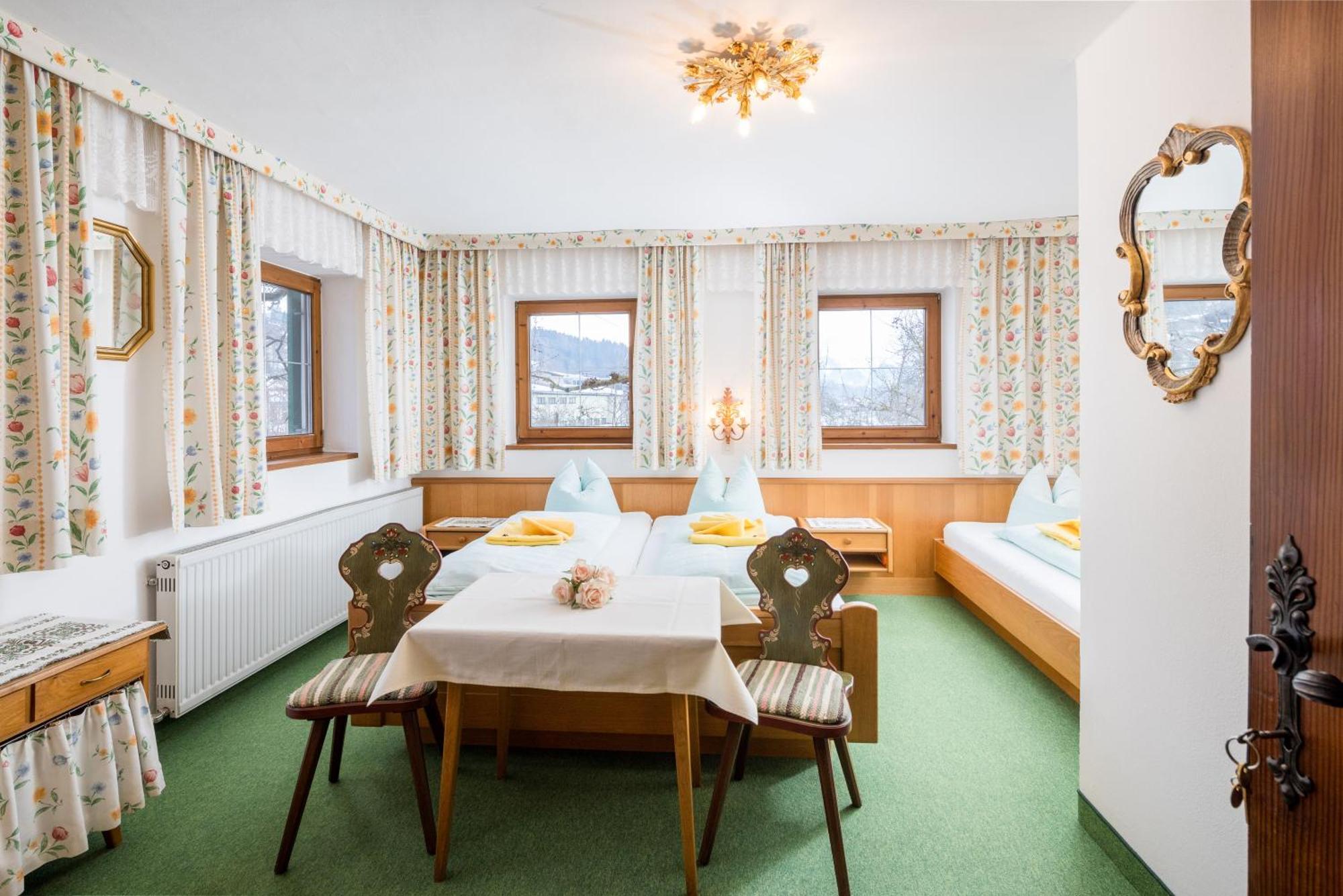 Pension Rainhof Kitzbühel Exterior foto